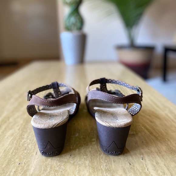 Sketchers sandals Size 8 - Picture 3 of 5